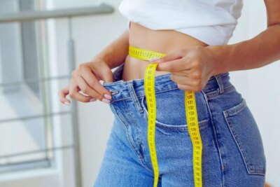 Slăbește fără efort în iulie! Trucurile simple care te ajută să scapi de kilogramele în plus fără diete drastice