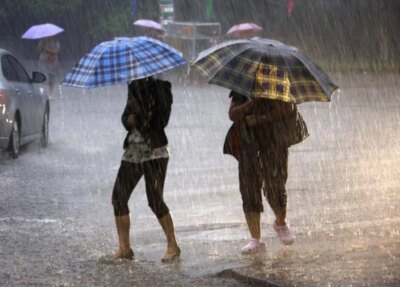 România, sub asediul vijeliilor! Se rupe cerul în aproape toată țara. Ce anunță meteorologii zilele acestea