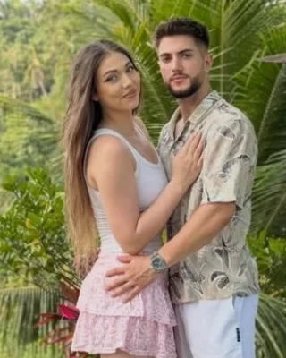 Cuplul format la o emisiune TV a plecat în prima vacanță exotică. Cei doi vorbesc deja despre planurile de nuntă