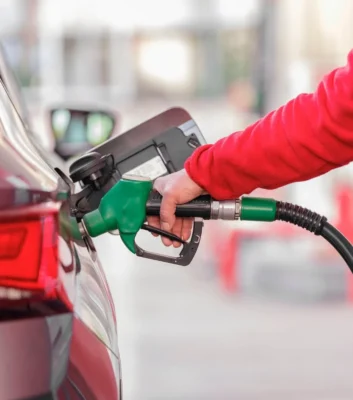Prețurile la benzină și motorină scad. Când se vor vedea ieftinirile la pompă
