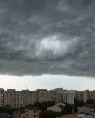 Prognoza meteo aduce schimbări majore. Temperaturile ridicate și instabilitatea atmosferică cuprind mai multe regiuni ale țării