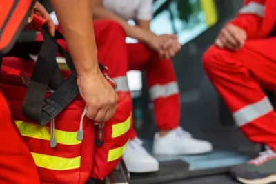 Tragedie pe malul Mureșului. O tânără care nu știa să înoate s-a înecat sub ochii familiei