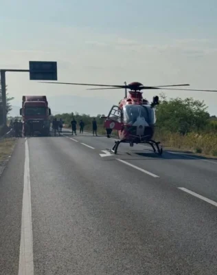 Accident mortal pe DN6. Un șofer de 62 de ani și-a pierdut viața după o coliziune între trei mașini