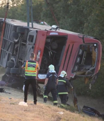 Accident grav în Ungaria. Un autocar înmatriculat în Polonia s-a răsturnat pe autostrada M3 și a lăsat în urmă numeroase victime
