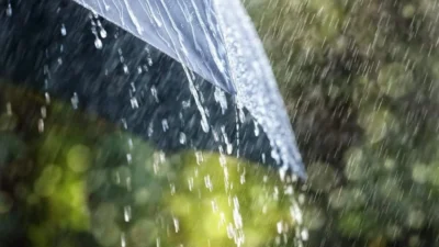 Vreme extremă în România. Ploi torențiale și vijelii urmate rapid de un nou val de caniculă