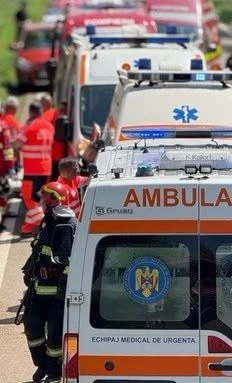 Accident grav la Mediaș. Un autobuz condus de un șofer băut a intrat in coliziune cu douăsprezece mașini
