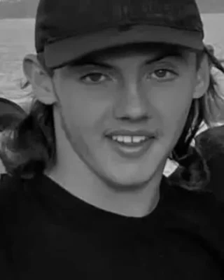 Tragedie în Australia. Un adolescent a murit după ce a mâncat cârnați din cauza unei alergii provocate de căpușe