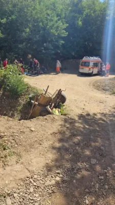Accident grav în Iași. Un bărbat a murit strivit între un atelaj și un butoi