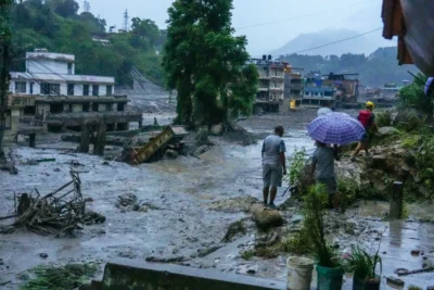Catastrofă în Himalaya! Peste 390 de morți și 1.400 de dispăruți în Nepal și Tibet în urma viiturilor devastatoare