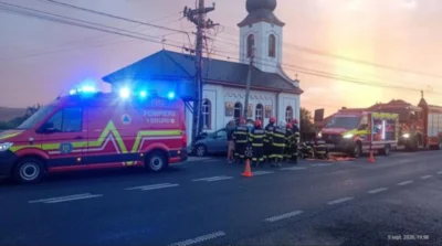 Accident grav! O mașină s-a izbit de un stâlp de electricitate, iar șoferul a fost…