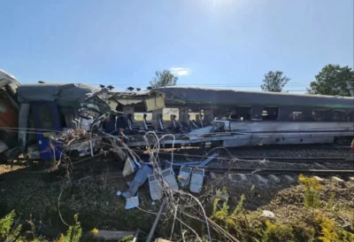 Dumnezeule! CARNAGIU pe calea ferată! TREN plin cu călători a…
