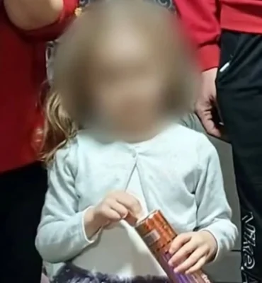 Mititica, ce soartă a avut! Ea este fetița care a murit după ce mama ei…