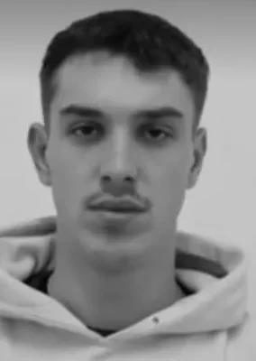 Tânăr condamnat la ani grei de închisoare pentru viol. A fugit din arestul la domiciliu după ce și-a distrus brățara