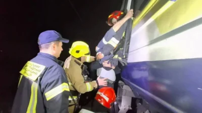 Opt persoane rănite la Liov, după coliziunea unui tren de pasageri cu o locomotivă