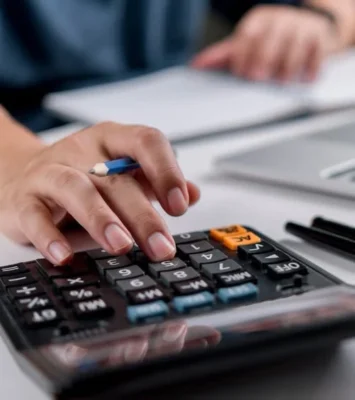 PENSII mai mari în 2027? Negrescu avertizează: impozitul pe salarii ar putea urca la 16%