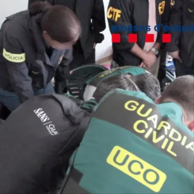 Liderul hackerilor KillSec, un român de 16 ani. Nu mergea la şcoală, a învăţat singur informatică de la 12 ani. Ce l-a dat de gol