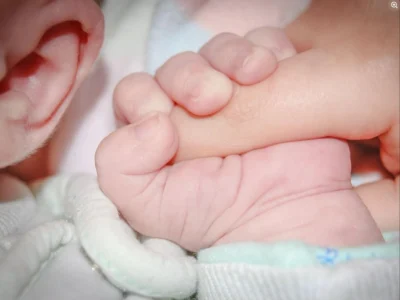 Bebeluș de două luni, MORT în pătuț, după ce s-ar fi înecat cu…