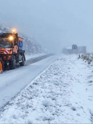 ULTIMĂ ORĂ! IARNA a lovit România în octombrie! NINGE în Poiana Brașov! Prognoza METEO!