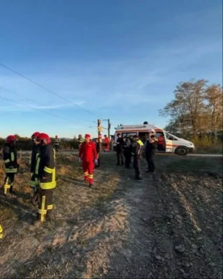 TRAGEDIE în Harghita! Doi adolescenți au MURIT după ce motocicleta lor a fost lovită de tren